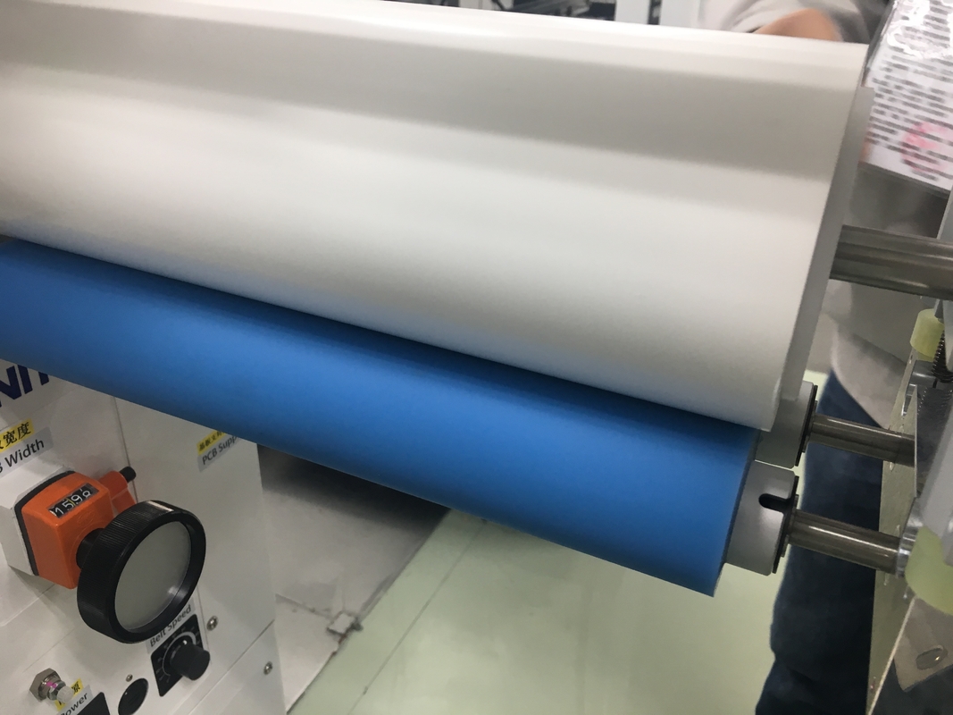 Цвет Smt ширины машины 300mm PCB ESD слипчивый очищая белый